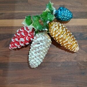 Vintage Pinecone Ornaments Set of 4 Assorted Colors and Sizes